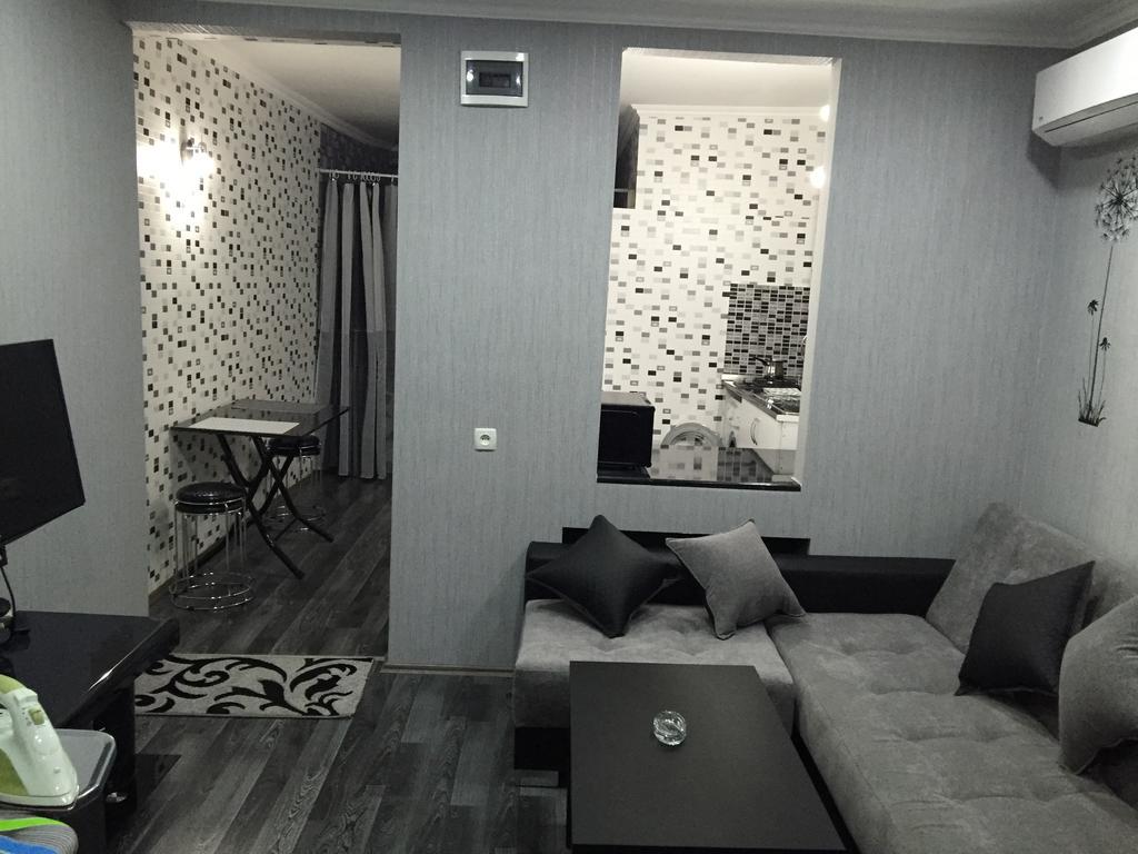 Maia'S Apartment On Rustaveli Тбілісі Номер фото